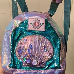 Dan Pak Mermaid sparkling 1 liter Hydration pack with moving sequins and beads